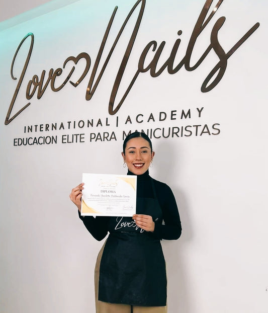 Mandil Love Nails International Academy. Color variable.